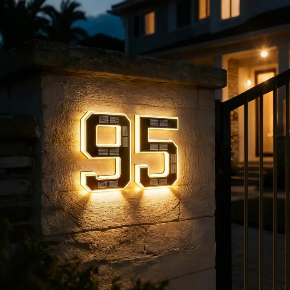 Outdoor Lighting Lux - لافتة عنوان شمسية جديدة مع إضاءة