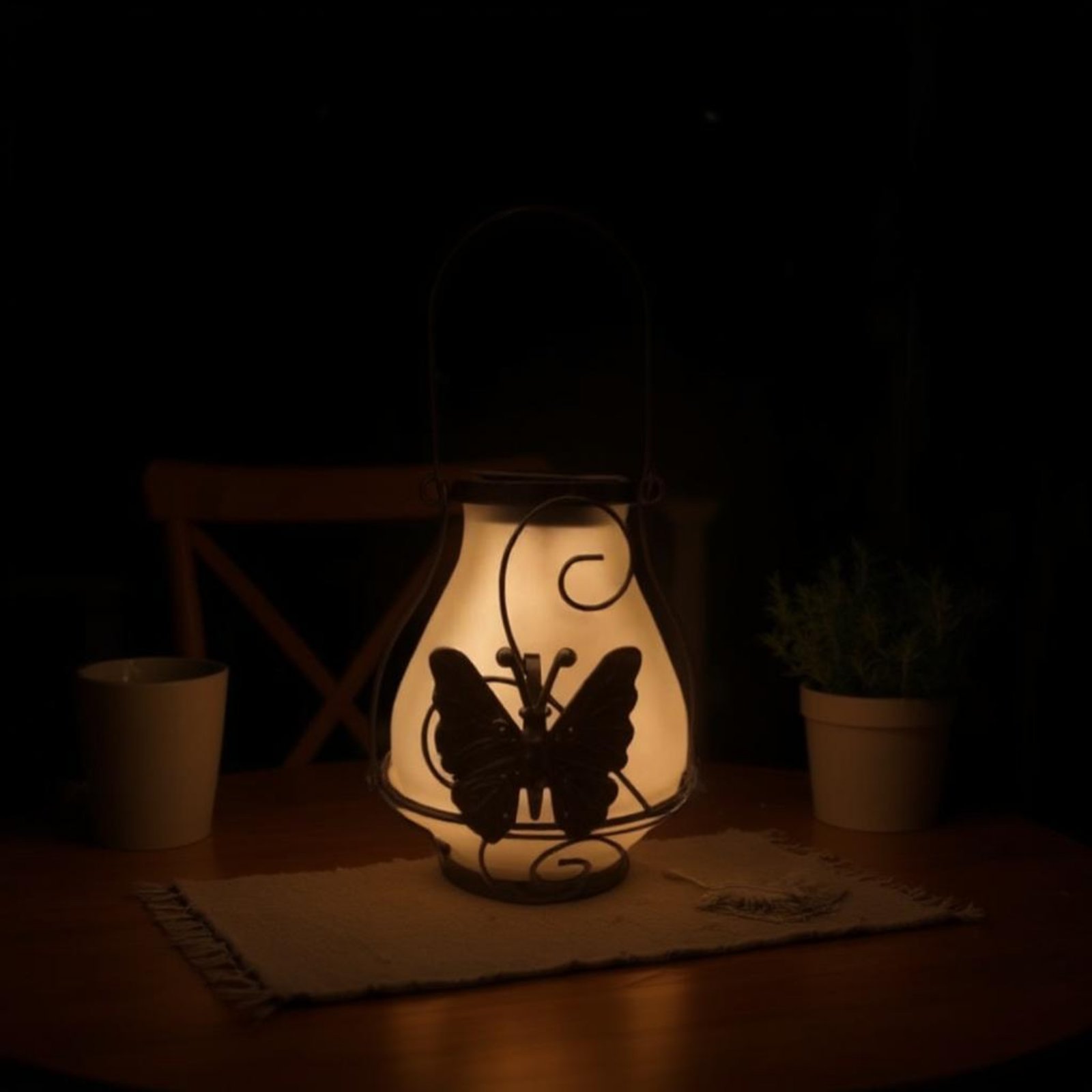 فانوس شمسي على شكل فراشة مقاوم - مراجعة Outdoor Lighting Patio وسعره