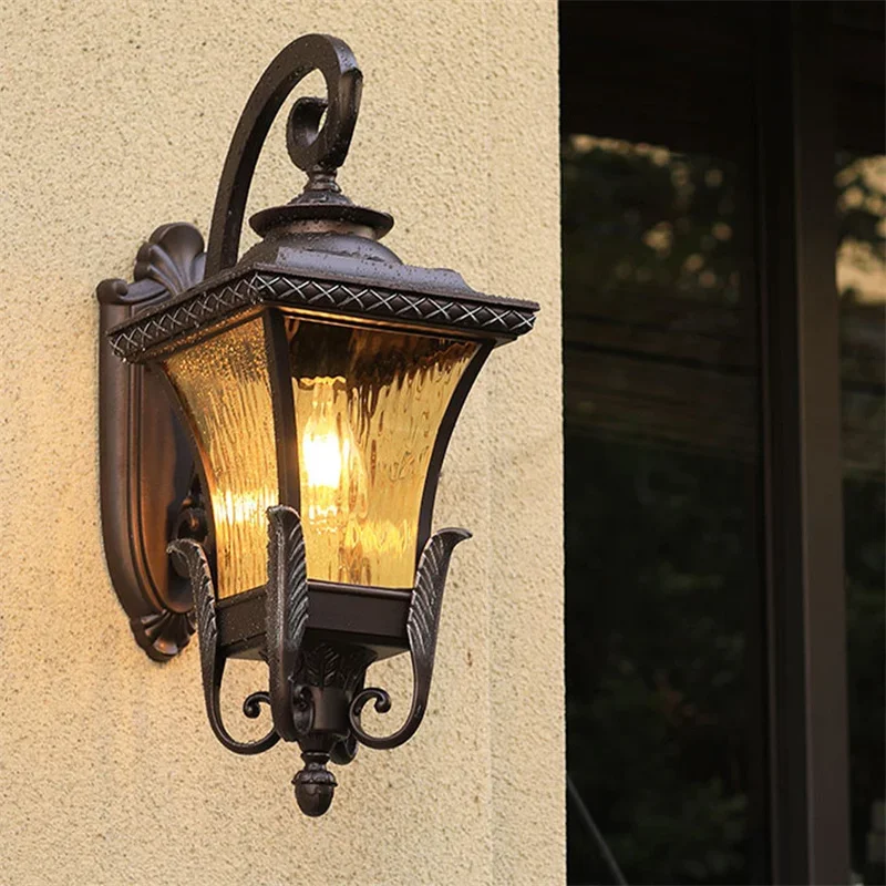 مصباح جداري خارجي على الطراز ا - مراجعة Outdoor Lighting Lux وسعره